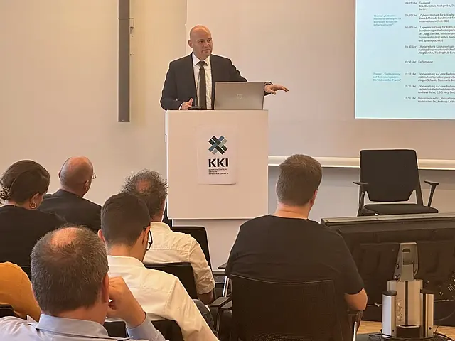 Bild des Redners beim Präsentieren